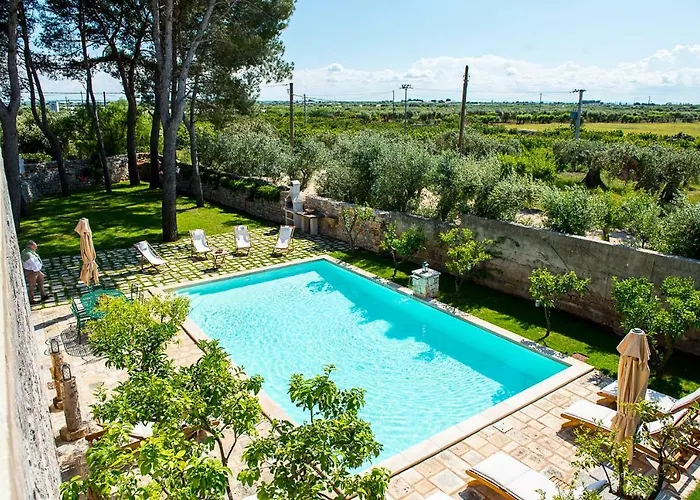 Masseria Santo Stefano Relais&charming House 招待所 孔韦尔萨诺